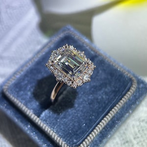 2.20 Emerald Moissanite Engagement Ring 14K White Gold Emerald Cut Halo Wedding Ring Classic Halo Anniversary Ring Vintage Style Gold Ring