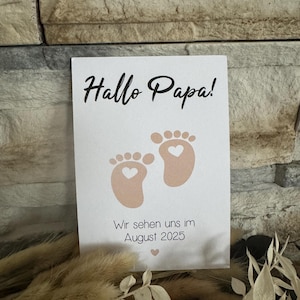 Karte Schwangerschaft verkünden Hallo Papa Oma Opa Tante Onkel personalisiert Geburtsmonat Baby 2025 Liebe im Bauch Baby Füße Kinderwunsch