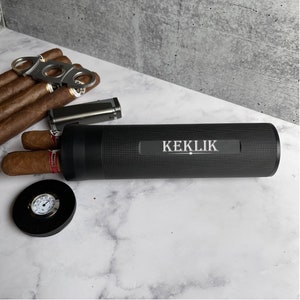 Travel Cigar Holder, Travel cigar Humidor, Personalized Metal Cigar case, Gift for guys, Cigar lover gift, Anniversary gift