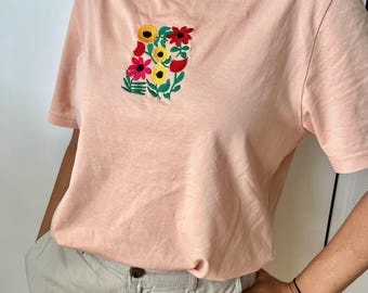 T-shirt rétro en coton bio avec fleurs brodées
