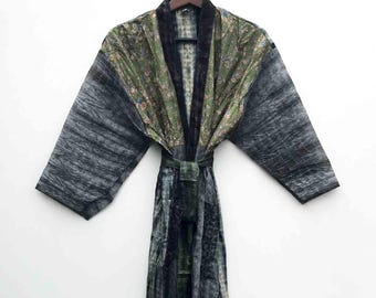 Kimono-Bademantel mit Batikmuster, Vintage-Kimono-Bademantel aus Seidensari, Vintage-Patchwork-Staubmantel mit Batikmuster, Boho-Kimono-Bademantel aus recycelter Seide, Kimono-Bademantel SKT 36