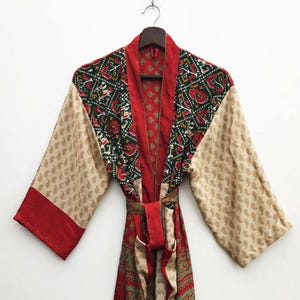 Vintage Sari Patchwork Kimono Morgonrock, Hippie Boho Maxi Sidenkimono Morgonrock, Morgonrock för kvinnor, Smekmånadsloungemorgonrock