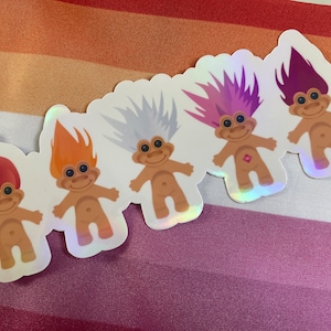 Holographische wasserdichte Vinyl-Aufkleber | 90er Baby Nostalgie | Lesbischer AWLW LGBTQ+ Queer Pride Troll Aufkleber