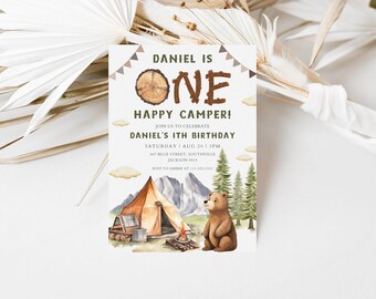 Un feliz cumpleaños de camper invita a niño, invitación de camper feliz, invitación de 1er cumpleaños de camping, fiesta de 1er cumpleaños de camping, bosque