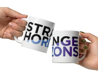 Biały ceramiczny kubek z logo Strange Horizons (pojedynczy)
