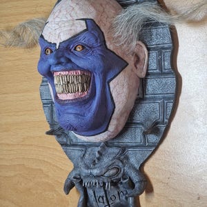 Scultura da parete horror – Busto in silicone per fan art – Decorazione da cattivo oscuro