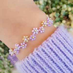 Lavender Zig Zag bracelet 16 + 4 cm adjustable/ tinyflowers / Daisy bracelet pearls / Minimalist style / daisy / mini flowers / gift idea