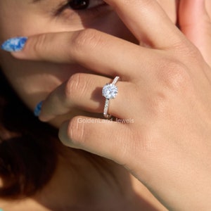 1.5 CT Round Cut Moissanite Engagement Ring, Elegant Style Cathedral Setting Rings, Vintage 4 Prongs Solitaire Wedding Ring for Her
