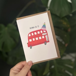 Carte d'anniversaire pour enfants mignons - 1er 2e 3e anniversaire - Option âge et nom personnalisés - Carte de bus de Londres pour enfants non sexiste