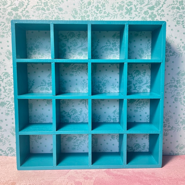 Miniature bookshelf, 16 grid, wood, scale 1:12, painted in various colors, dollhouse shelf, miniature shelf, 6x6x2