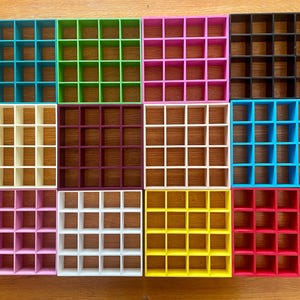 Miniature bookshelf, 16 grid, wood, scale 1:12, painted in various colors, dollhouse shelf, miniature shelf, 6x6x2