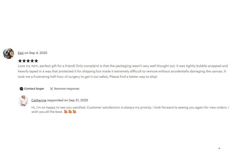 a text message conversation between a buyer and a seller. The buyer is expressing their dissatisfaction with the product, specifically the packaging, and the seller is responding to the buyer's concerns. The conversation appears to be a customer service interaction, with the seller acknowledging the buyer's feedback and offering a resolution.