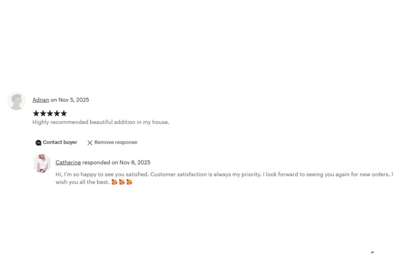 a text-based review of a service or product, with a rating of 5 stars and a response from a customer. The review discusses the service's recommendation and the customer's satisfaction.