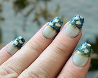 Monet Blue Lilies lakiery do paznokci