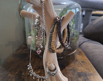 2-in-1 Helmet and Jewelry Holder Tree – 3D Printed Decorative Stand