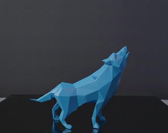 Low Poly Wolf – Geometric Wild Statue – Office/Living Room Decor – Multiple Colors
