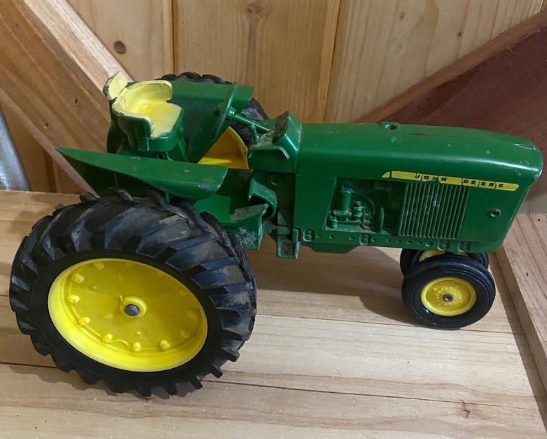 John Deere Metal Toy Tractor