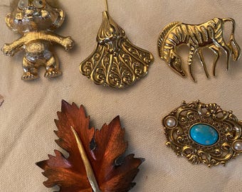 アクセサリー yae 3set vintage like brooch yae（ヤエ）の「3set vintage like brooch / ヴィンテージライク