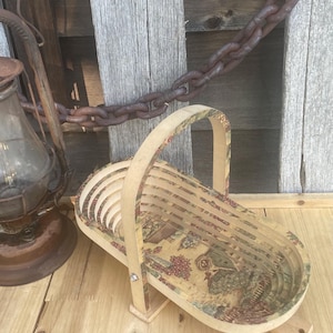Vintage Wooden Collapsible Bread Basket* Oval Spiral little cottage birdhouse design fruit basket