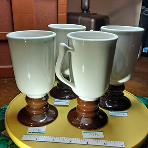 Vintage Hall China 4 pezzi #1272 Tazze con piedistallo marrone e bianco