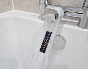 Save money! A Bath thermometer that fits to your mixer tap and saves time, energy, money, is also eco friendly.Never waste bath water again.
