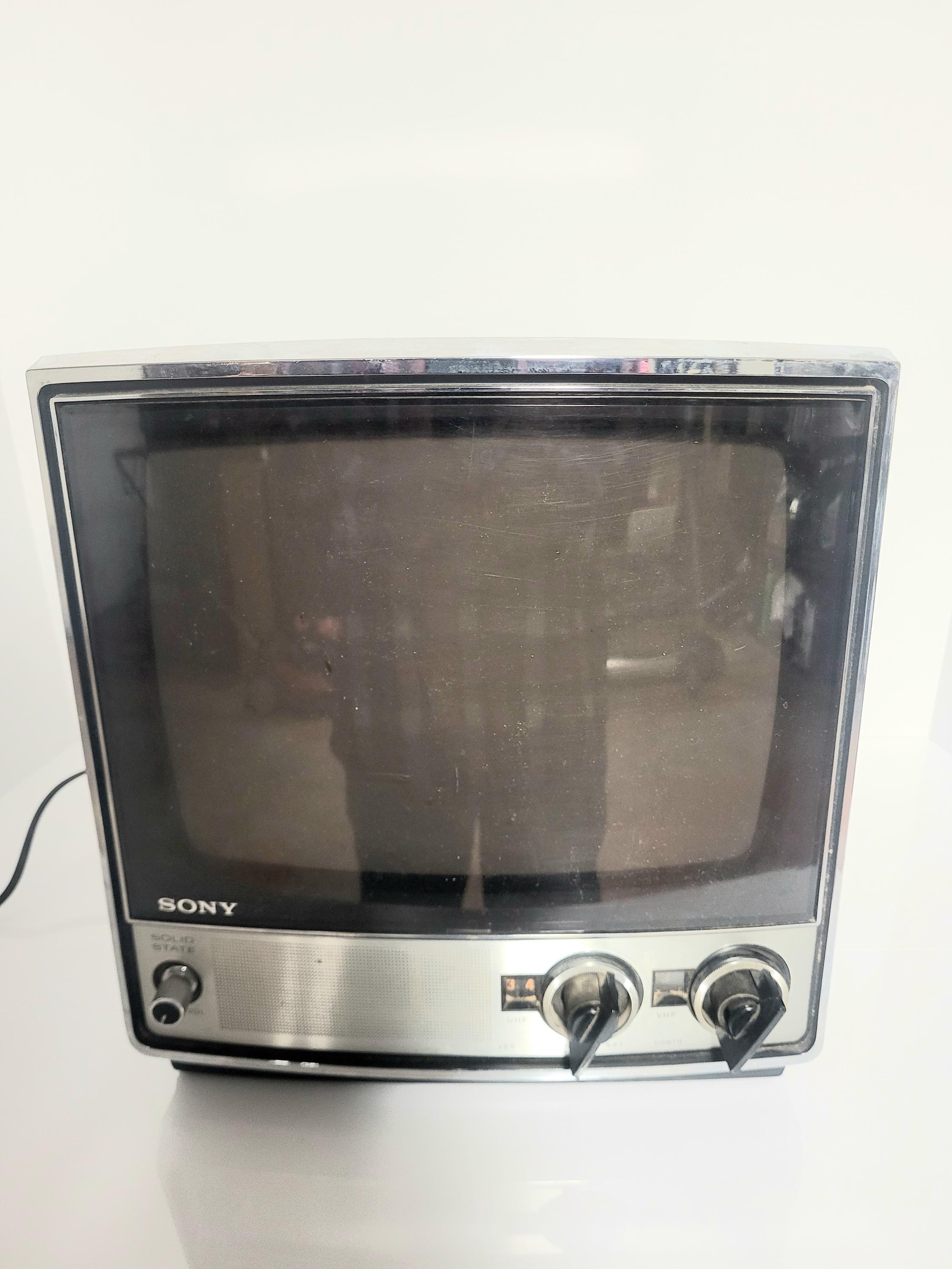 Vintage Sony Solid State TV Television Japan VHF UHF With Handle