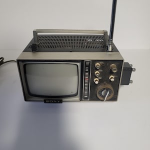 Vintage 1965 Sony All Channel Transistor Television Receiver TV 5-307UW. Tested and it works!