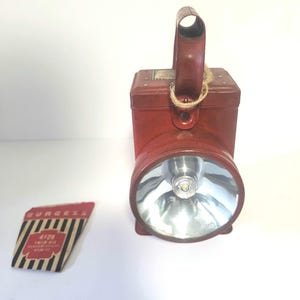 バージェス ツインシックス レッド 鉄道ランタン 懐中電灯 列車ランプ。テスト済みで動作確認済みです！