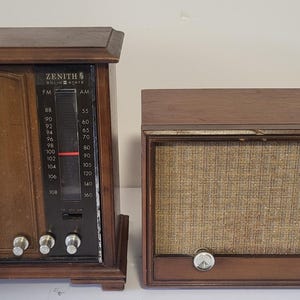 Vintage Zenith Solid State AM/FM Radio - Model A-428-M and Zenith X323. Both work!