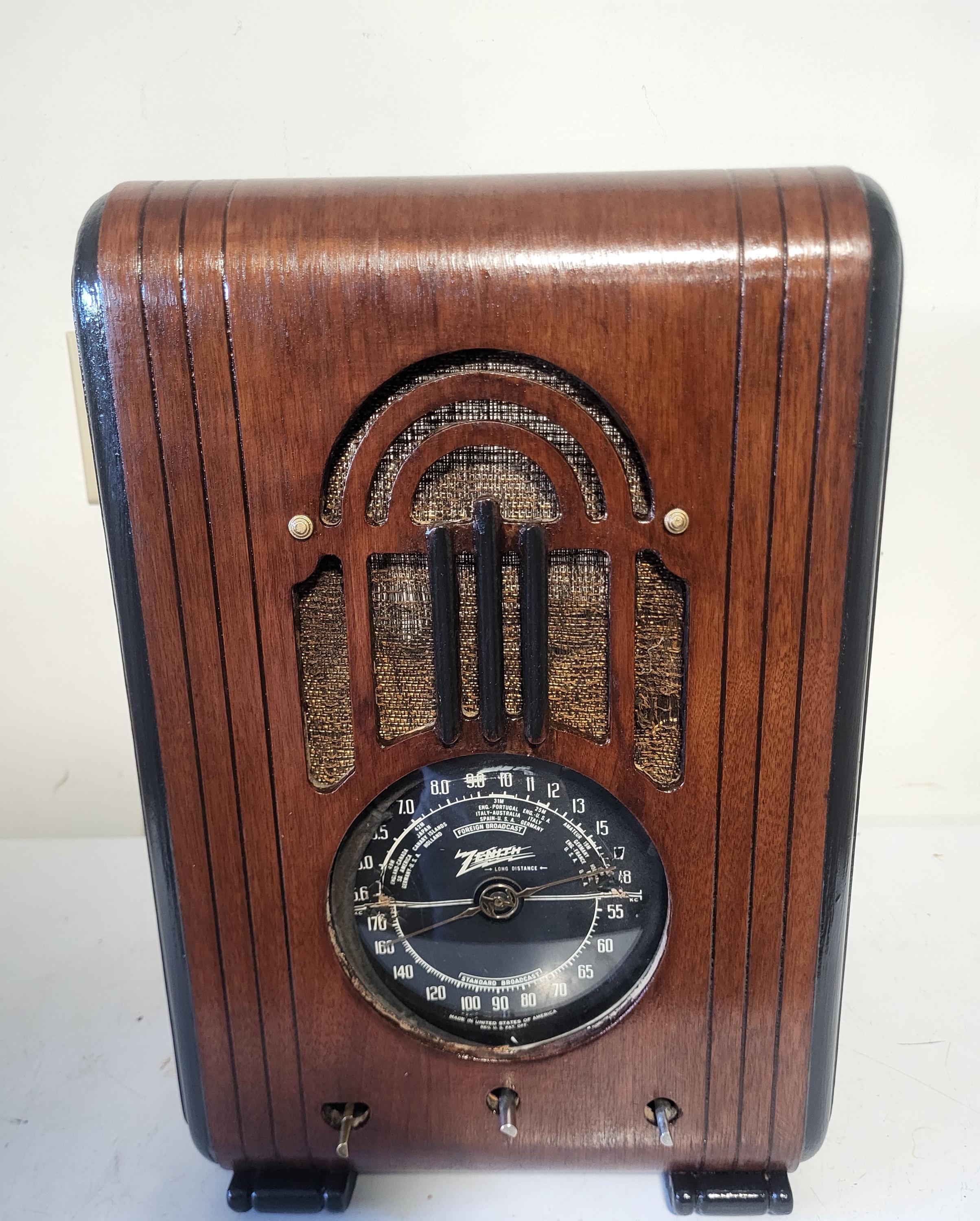 Vintage 1938 Zenith 5S228 Wood Tube Tombstone Radio. for Parts or