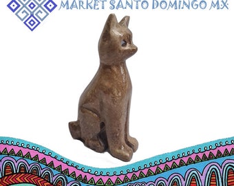 Hand carved onyx cat Decorative stone craft Hand made marble sculpture Aztec animal figurine Pre Hispanic decor Mexican handcraft