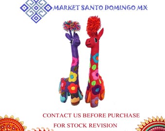 Girafa de pelúcia feita à mão em feltro de lã - Brinquedo mexicano bordado