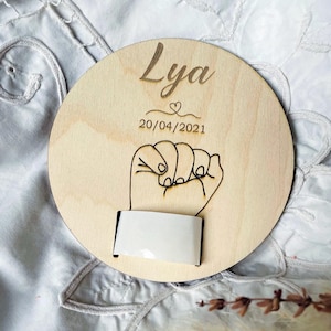 Support bracelet de naissance personnalisé en bois
