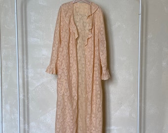 Vintage 1970s lined lace dressing gown