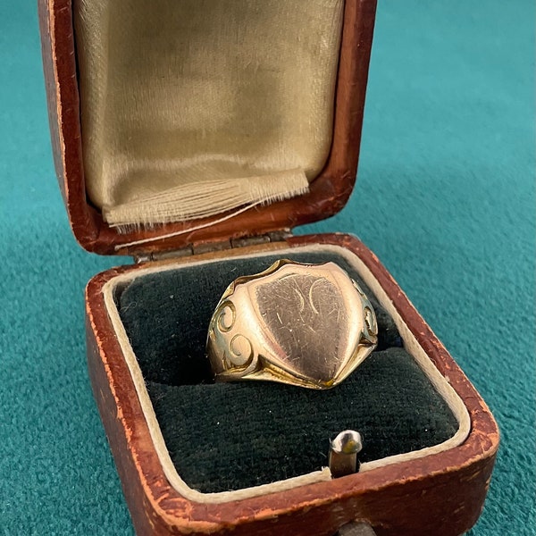 Edwardian Shield Signet Ring, 1902