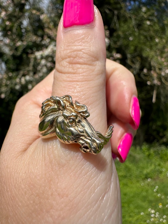 9ct gold horse ring