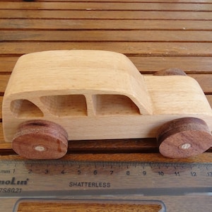 Renault 4L - Wood Classic Car