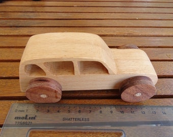 Renault 4L - Wood Classic Car