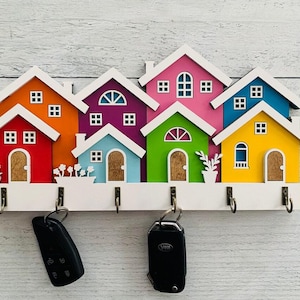 Llavero con forma de casa de madera, accesorio encantador para el hogar para organizar las llaves, regalo perfecto para nuevos propietarios