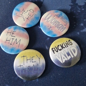 Aquarell Stolz Flagge Pronomen Fluch Pin Badge 25mm