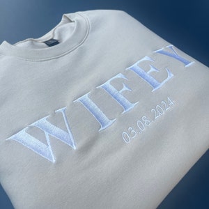Wifey Sweatshirt Wife Sweatshirt Wife Gift Wifey Jumper Wifey Sweater Wedding Gift Bridal Gift 画像 4