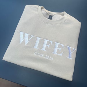 Wifey Sweatshirt Wife Sweatshirt Wife Gift Wifey Jumper Wifey Sweater Wedding Gift Bridal Gift 画像 2