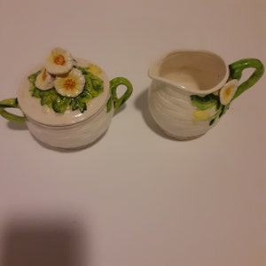 Lefton Creamer and covered Sugar, &quot;Rustic Daisy&quot; pattern