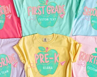 Chemise pour la rentrée scolaire, T-shirts pour l'équipe de niveau scolaire, Cadeau pour enseignant, T-shirt Apple pour enseignant, Chemise avion en papier, Personnel scolaire, Équipe d'enseignants