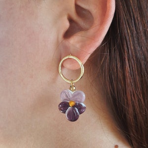 Glass Pansy Earrings, Violet Flower Earrings, Glass Flower Jewelry, Glass Violets, Lampwork Earrings, Glass Jewelry, Flower Dangles Earring