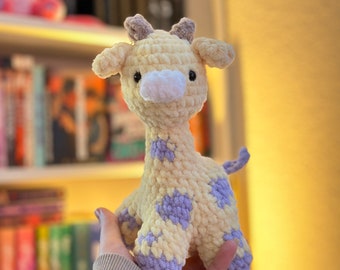 Mini crochet giraffe