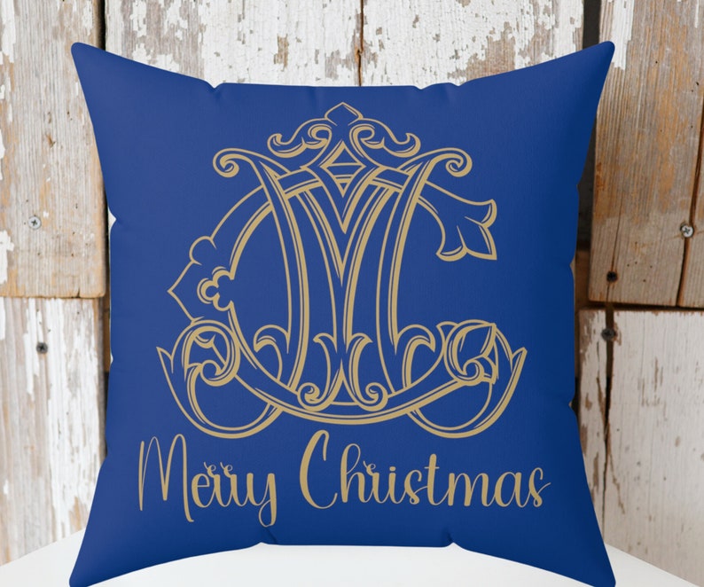 RefinedDesigns23 Monogram Christmas Pillow - Thumbnail 5