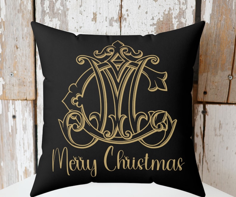 RefinedDesigns23 Monogram Christmas Pillow - Thumbnail 2