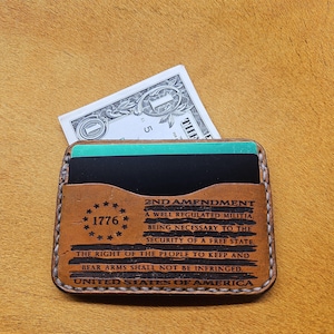 Cuero curtido a mano, teñido a mano, cosido a mano, hecho en EE. UU., Don't Tread On Me\2nd Amendment, billetera de 3 bolsillos