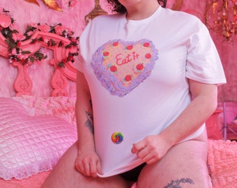 Eat It Cake Unisex T-shirt - Kitschy, Campy, Retro Cake Tee